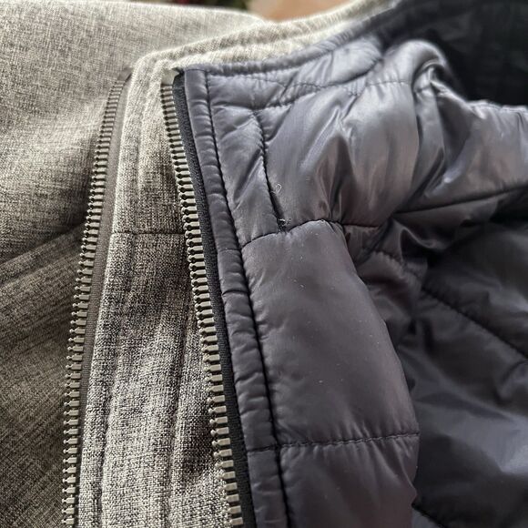 Tommy Hilfiger Men’s Jacket Large Hooded  Wind Breaker - Picture 3 of 8